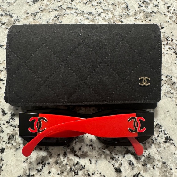 Chanel sunglasses - Picture 3 of 7